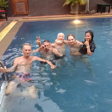 White Monkey Hotel Siem Reap Buitenkant foto