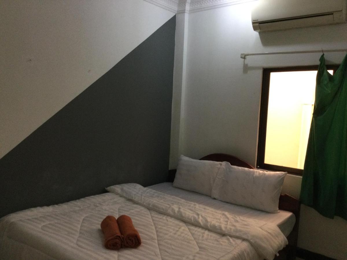 White Monkey Hotel Siem Reap Buitenkant foto