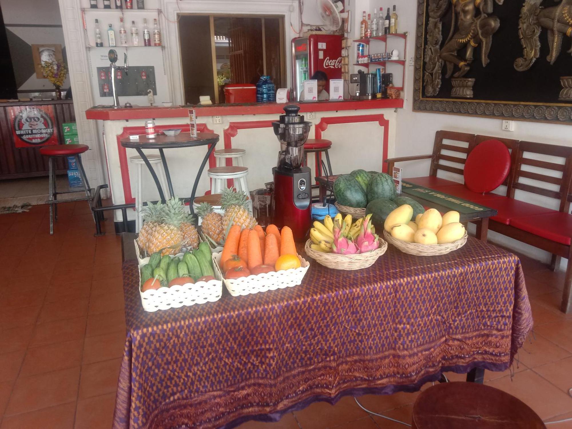 White Monkey Hotel Siem Reap Buitenkant foto