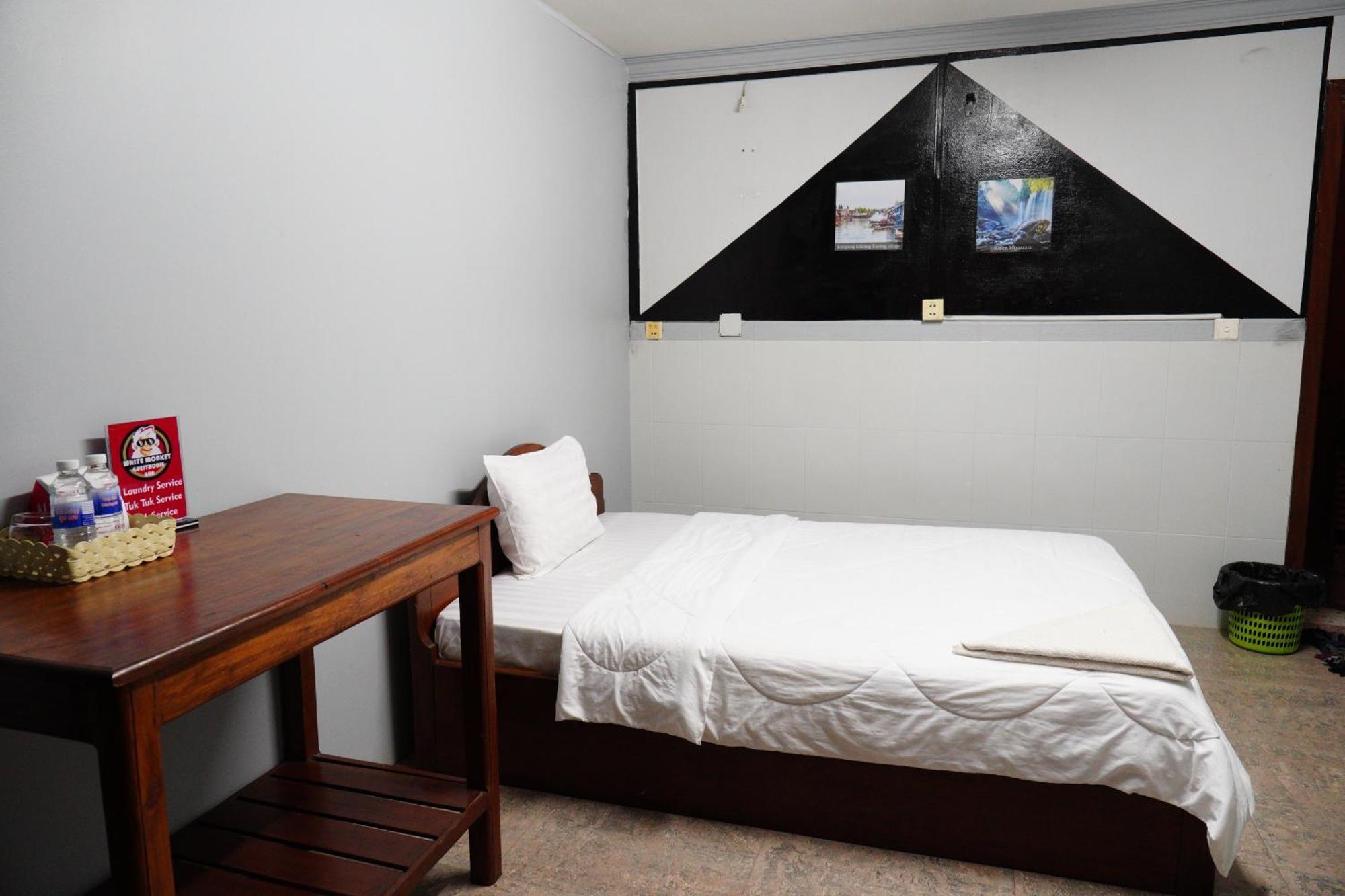 White Monkey Hotel Siem Reap Buitenkant foto