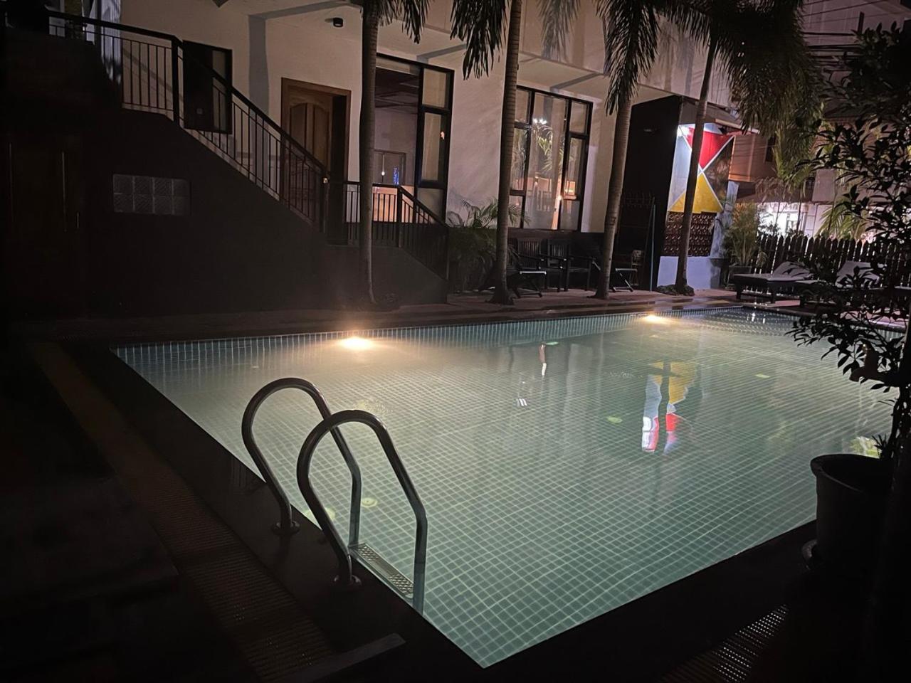 White Monkey Hotel Siem Reap Buitenkant foto