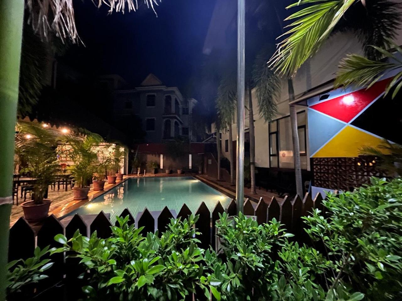 White Monkey Hotel Siem Reap Buitenkant foto