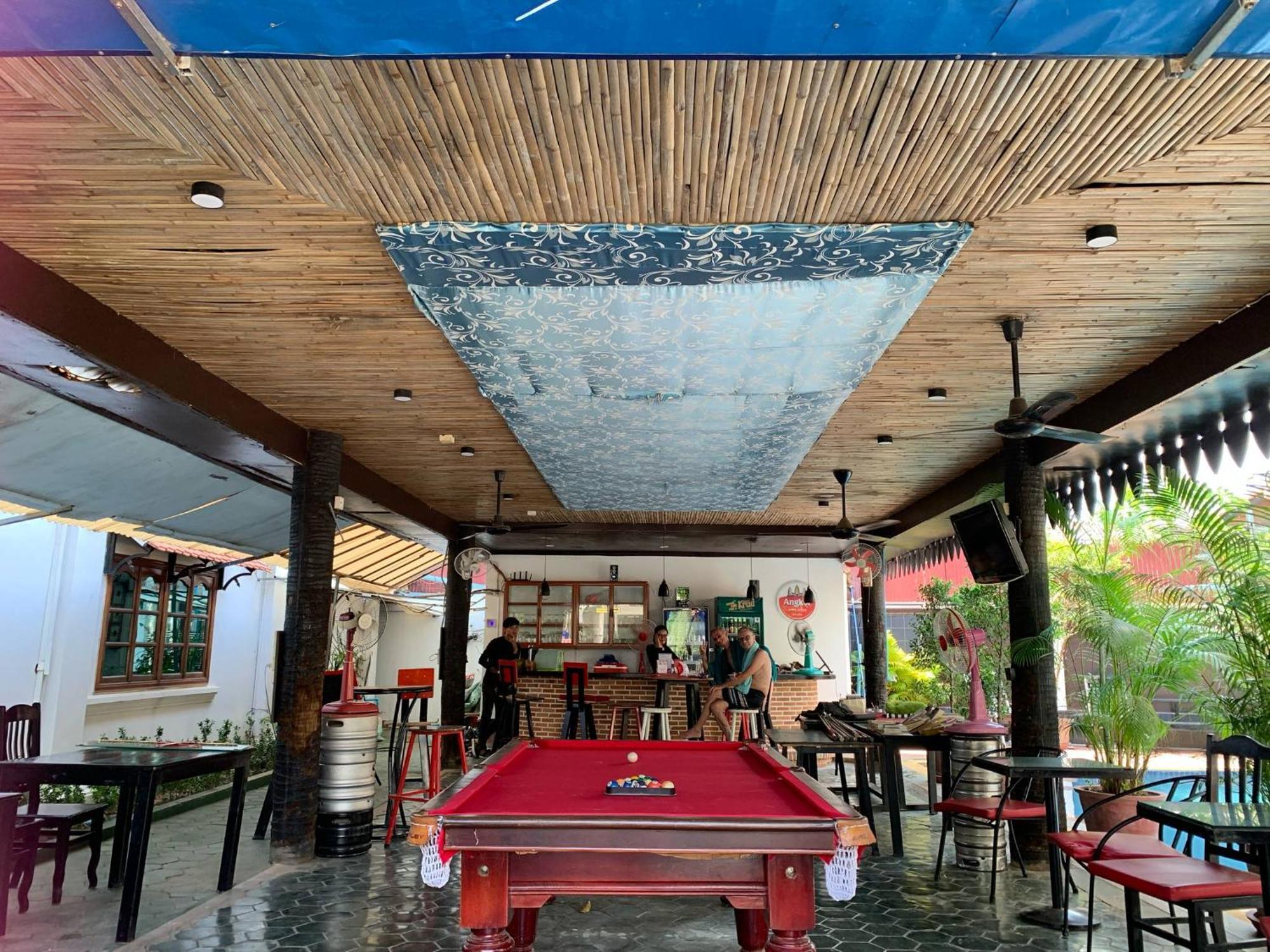 White Monkey Hotel Siem Reap Buitenkant foto