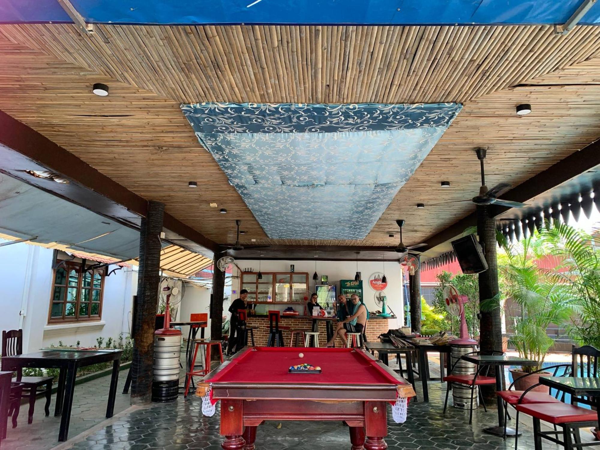 White Monkey Hotel Siem Reap Buitenkant foto