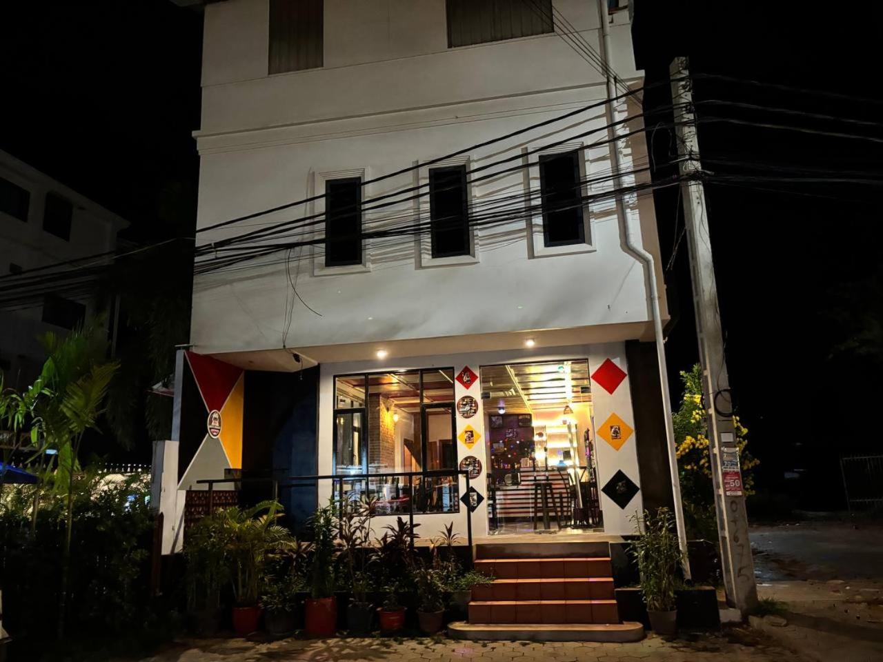 White Monkey Hotel Siem Reap Buitenkant foto