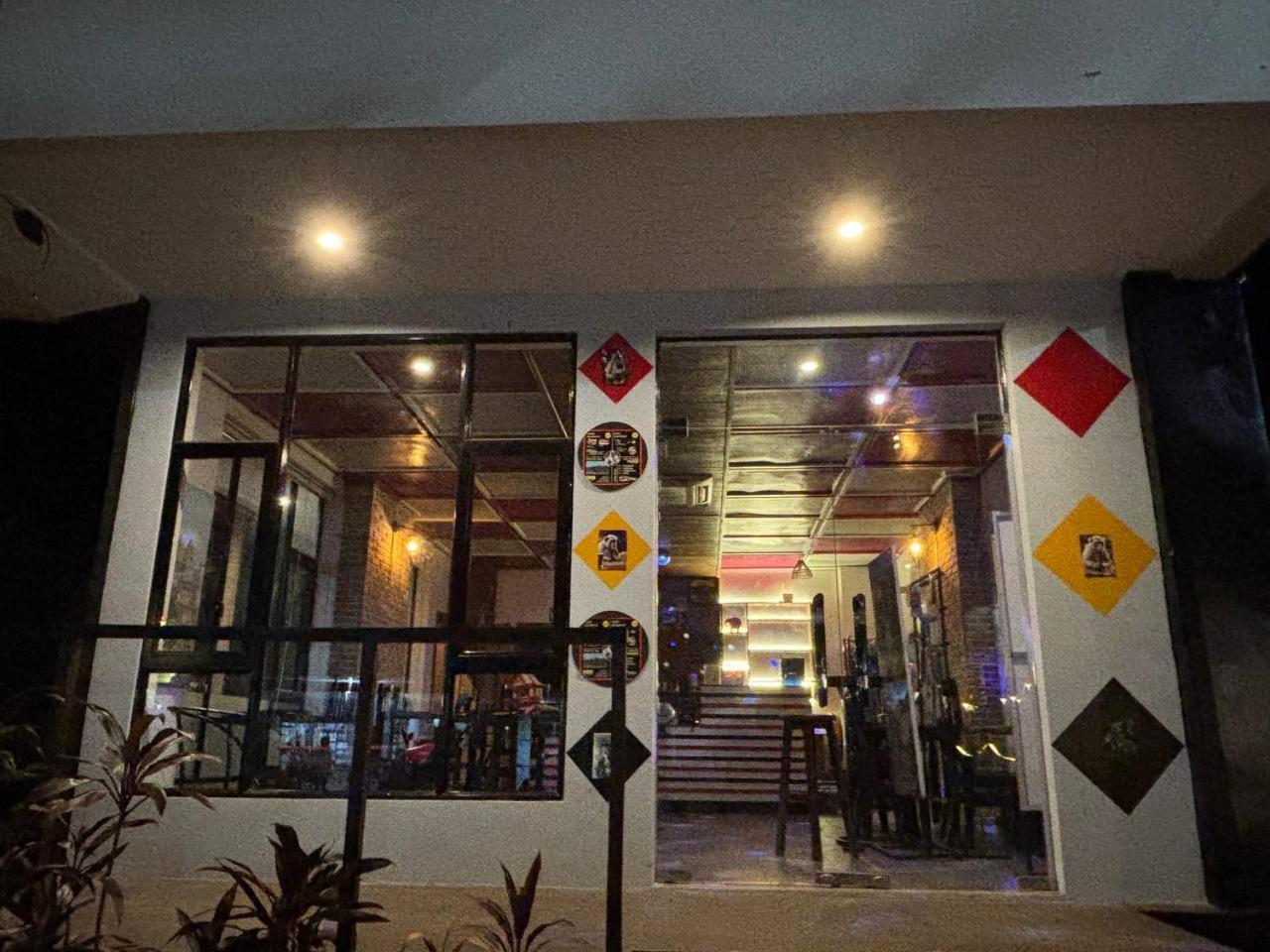White Monkey Hotel Siem Reap Buitenkant foto