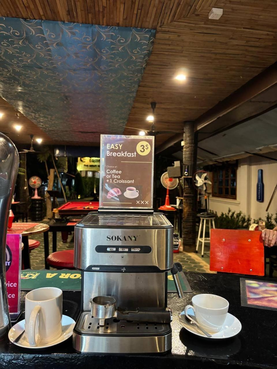 White Monkey Hotel Siem Reap Buitenkant foto
